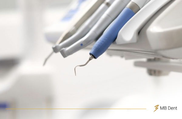 Parodontologija je grana stomatologije koja se bavi strukturom i tkivima koji podupiru zube, kao i bolestima i stanjima koje ih pogađaju.
